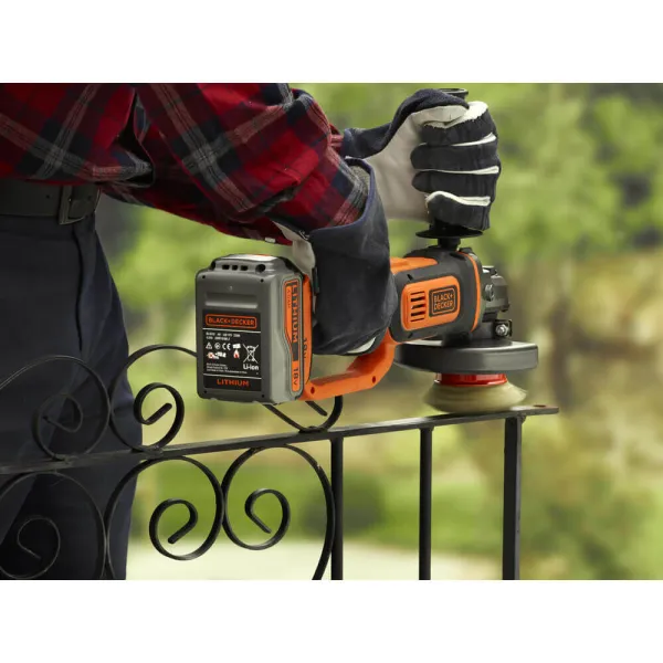 Шлифмашина угловая BCG720M1 BLACK+DECKER (BCG720M1) - Фото 1