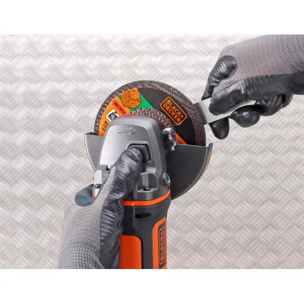 Шлифмашина угловая BCG720N BLACK+DECKER (BCG720N) - Фото 4