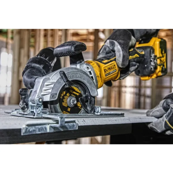 Пила дисковая аккумуляторная DCS571N DeWALT (DCS571N) - Фото 2