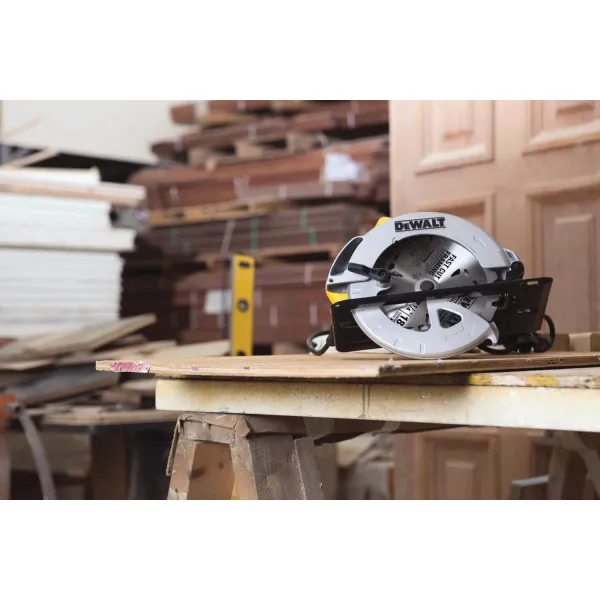 Пила дисковая DWE560 DeWALT (DWE560) - Фото 2