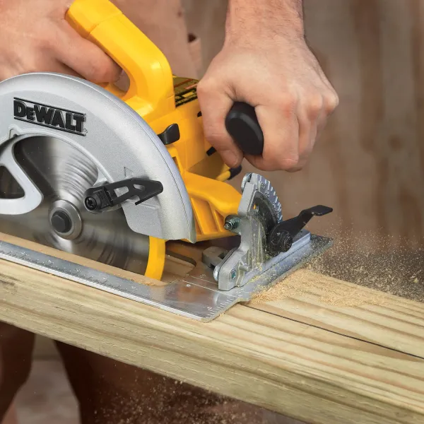 Пила дисковая DWE575K DeWALT (DWE575K) - Фото 1