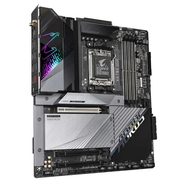Материнська плата X670E AORUS MASTER sAM5 X670 4xDDR5 M.2 HDMI DP Wi-Fi BT mATX Gigabyte (X670E_AORUS_MASTER) - Фото 3