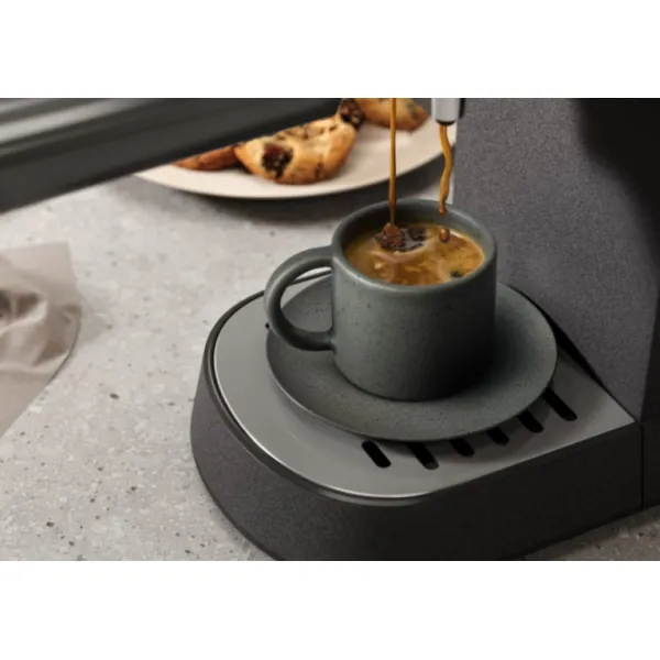 Кофеварка рожковая Electrolux (E6EC1-6BST) - Фото 3