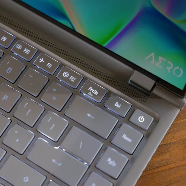 Ноутбук 14.0 QHD+ OLED 90Hz, Intel i7-13700H, 16GB, F1TB, NVD4050-6, W11, cеребристый AERO (AERO_14_BMF-72KZBB4SO) - Фото 9