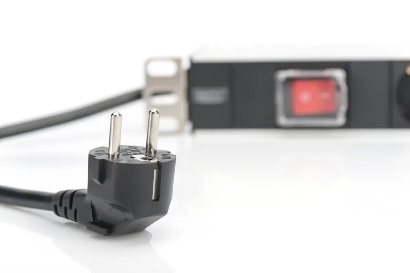 Блок силовий 7xРозеток, 1U, 2м, 16A, 250V, з вимикачем, вилка Schuko чорний Digitus (DN-95402) - Фото 4