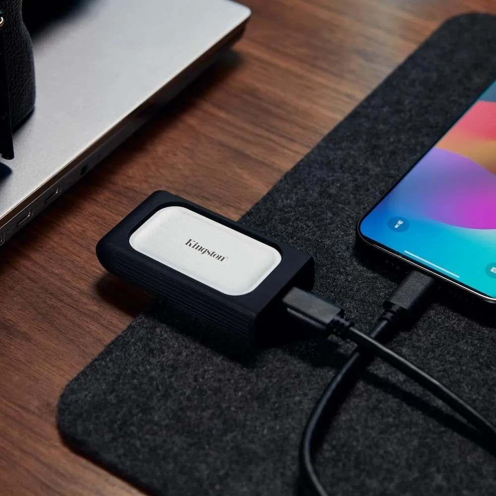 Накопитель портативный SSD 4TB USB 3.2 Gen 2x2 Type-C XS2000