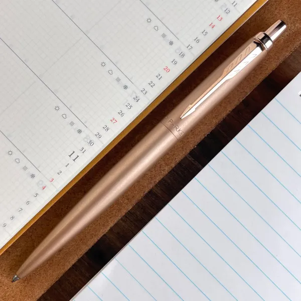 Ручка шариковая Parker JOTTER 17 XL Monochrome Pink Gold PGT BP (12 632) - Фото 4