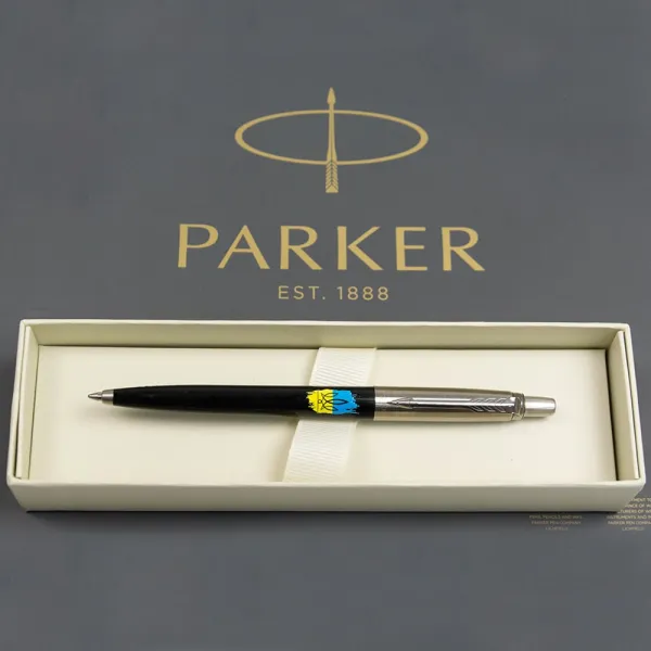 Ручка шариковая Parker JOTTER 17 Originals UKRAINE Black CT BP Тризуб фигурный на фоне флага (15632_T1026u) - Фото 3