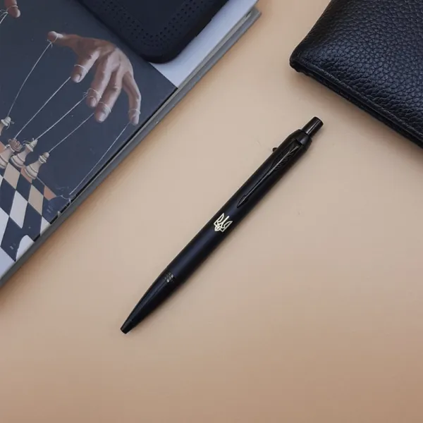 Ручка шариковая Parker IM 17 UKRAINE Achromatic Black BT BP Тризуб (22932_TR) - Фото 3