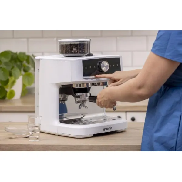Кофеварка рожковая 2.5л белый Gorenje (GSACM20W) - Фото 15