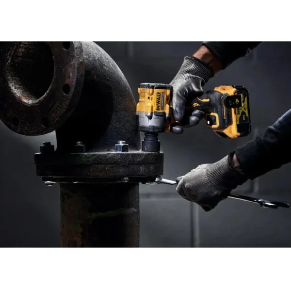 Гайковерт ударный аккумуляторный 18В 610Нм DeWALT (DCF921NT) - Фото 4