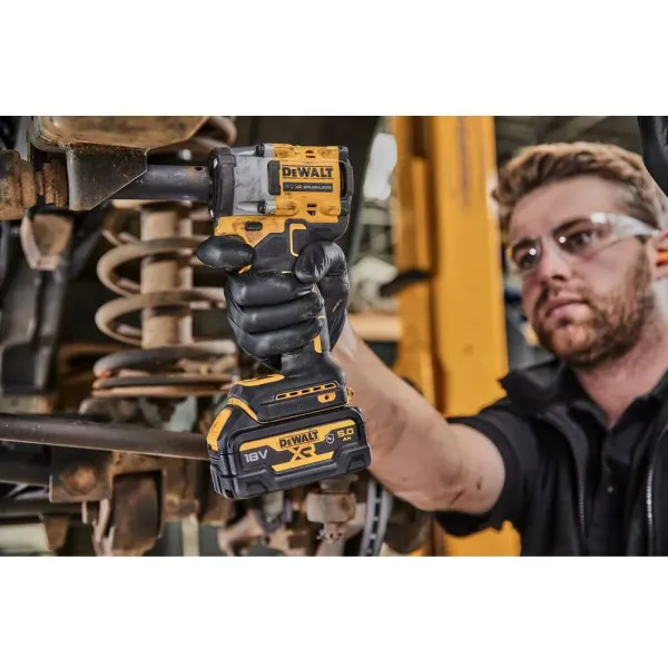 Гайковерт ударный аккумуляторный 18В 610Нм DeWALT (DCF921NT) - Фото 8