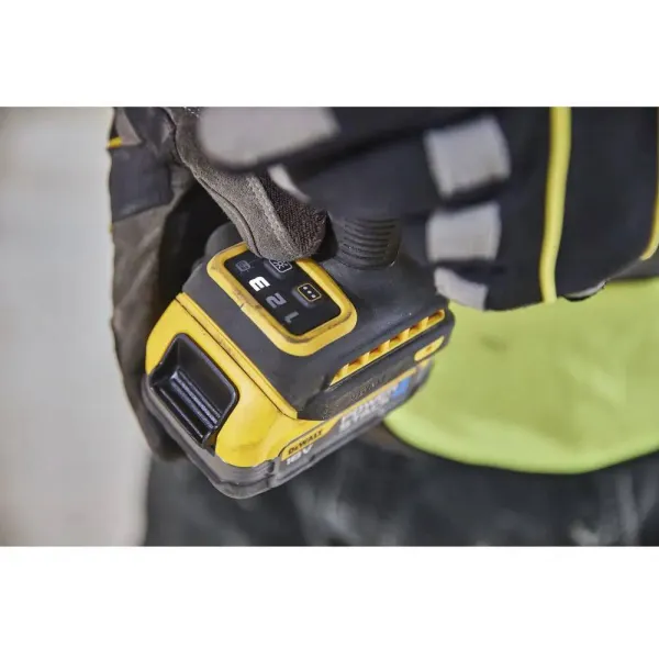 Шуруповерт ударный аккумуляторный 18В DeWalt (DCF860N) - Фото 3